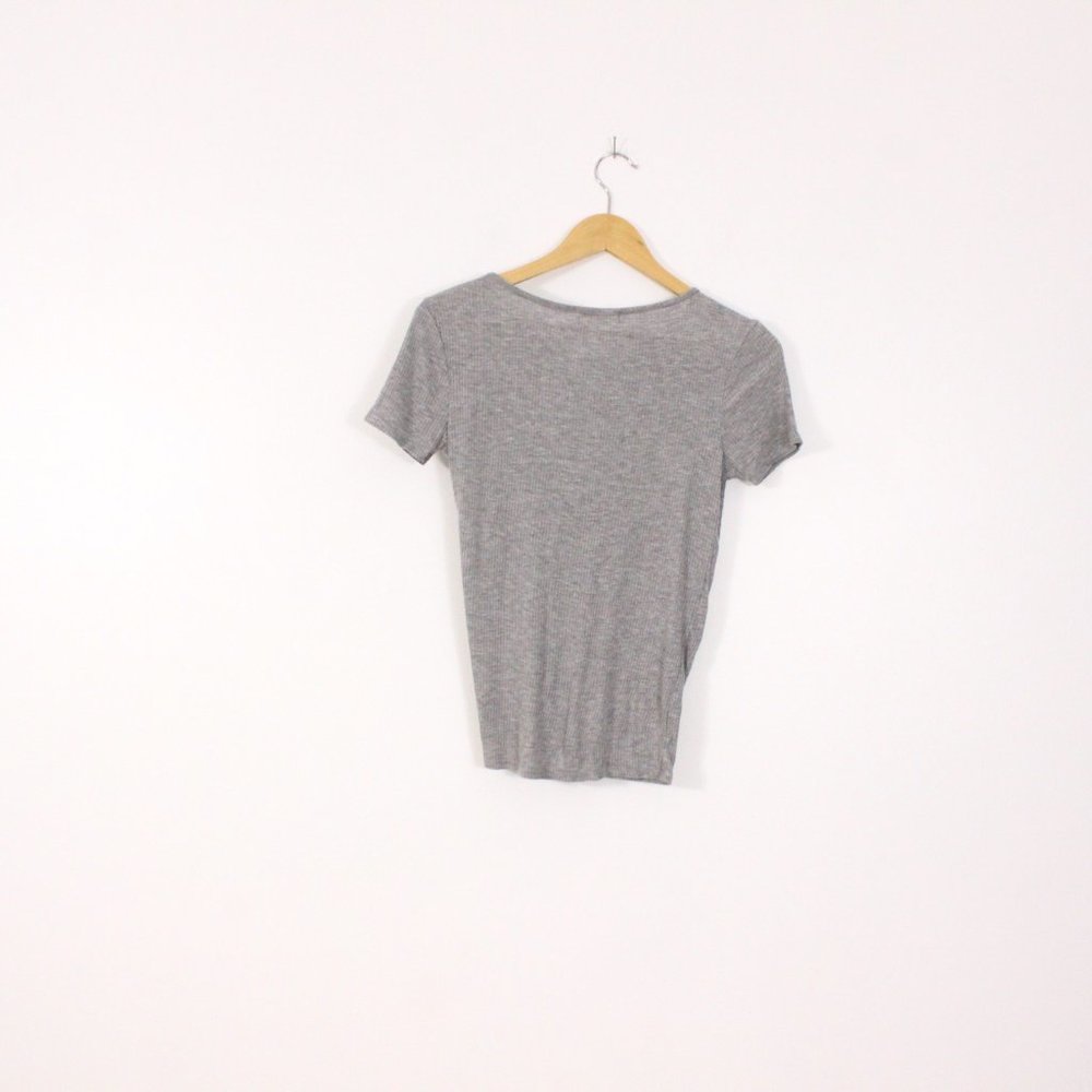 *Anistar Grey Ribbed Tie Top - Picture 5 of 5